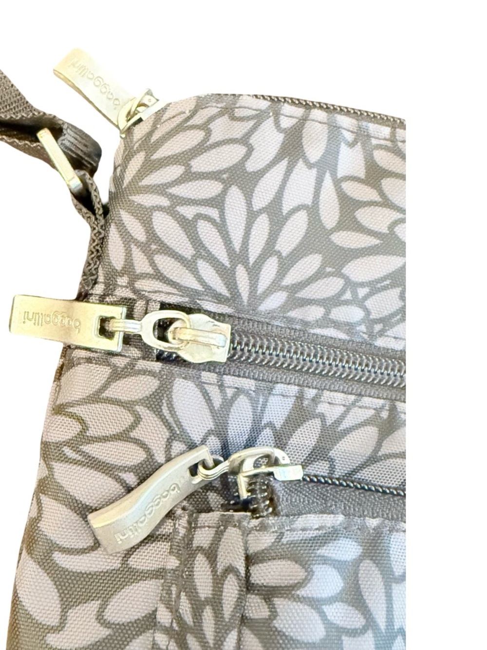 Baggallini Gray and White Floral Crossbody Bag - Picture 15 of 16
